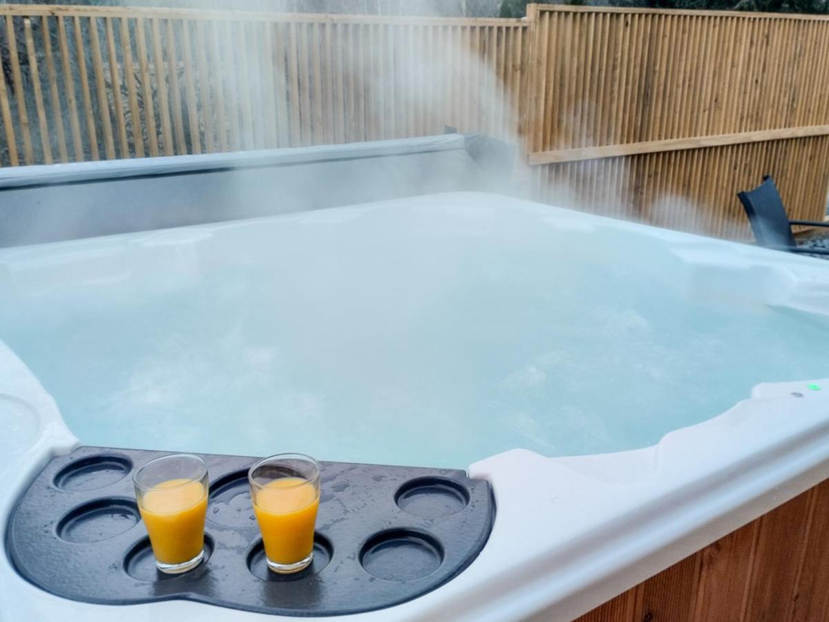 Projekt Swit - Domki Z Prywatna Jacuzzi I Sauna เชอวีซ ภายนอก รูปภาพ